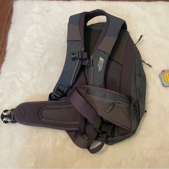 MOUNTAIN EQUIPMENT CO-OP Multi Pocket Grey Hiking Backpack - Picture 5 of 6